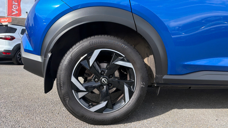 Nissan Juke 1.0 DiG-T 114 N-Connecta 5dr Petrol Hatchback